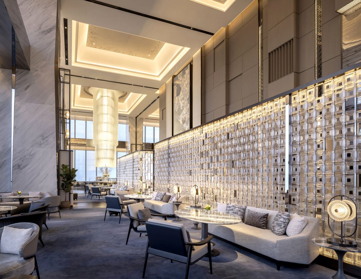 WUMU specializes in art consulting and design for luxury hotel brands and high-end commercial properties.